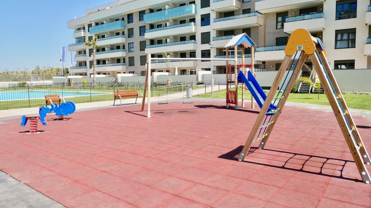 Playa Los Alamos, Descanso Y Ocio En トレモリノス エクステリア 写真